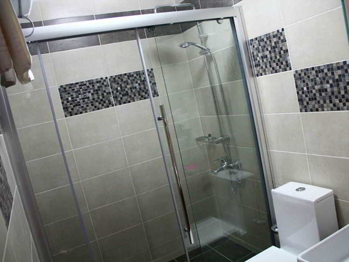 Bathroom 4, Onyx Hotel Bishkek, Bishkek