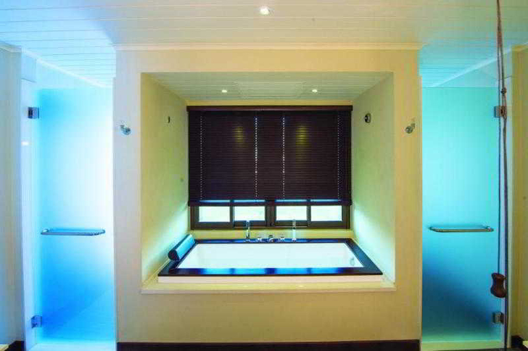 Bathroom, Domaine des Alizées by Fine and Country