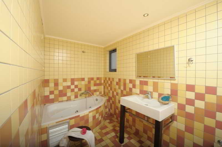 Bathroom 5, Meropi Hotel & Apartments, Crete
