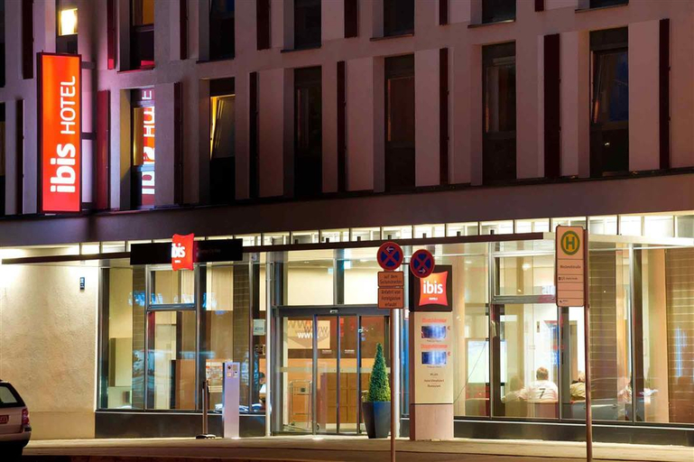 Public Area 3, ibis Munich City West, München