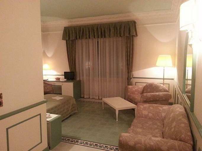 Bedroom 3, Grand Hotel Terme, Ravenna
