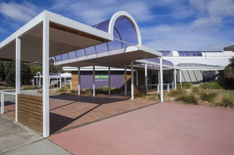 Exterior & Views 14