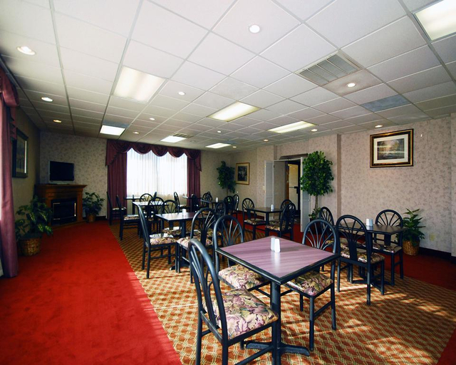 Food & Drinks 5, Americas Best Value Inn Pilot Mountain, Surry