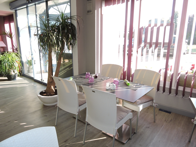 Food & Drinks, INTER-HOTEL La Roche-sur-Foron, Haute-Savoie