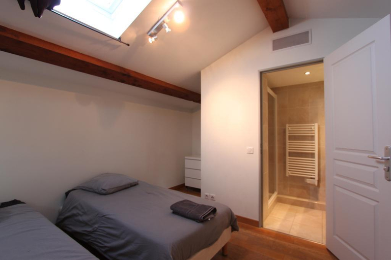 Bedroom 2, Suite Affaire Cannes Vieux Port, Alpes-Maritimes
