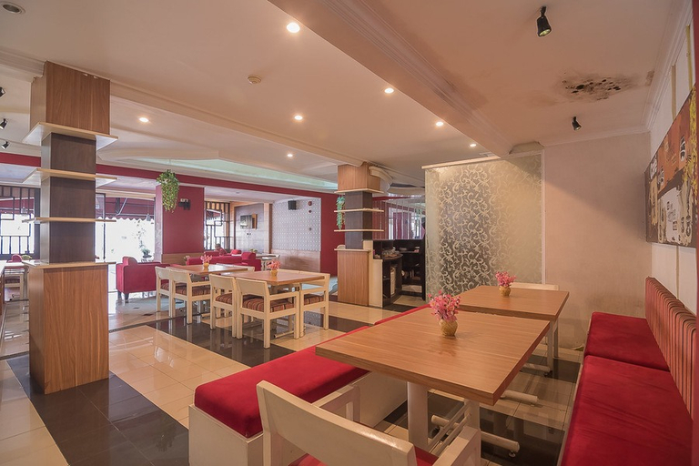 Public Area 3, RedDoorz near Setrasari Mall 2, Bandung
