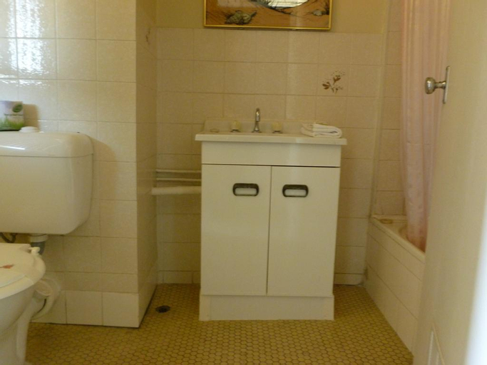 Bedroom 4, Mountway Holiday Apartments, Perth