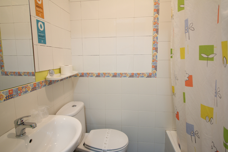 Bathroom, Alda Centro Leon Hostel, León