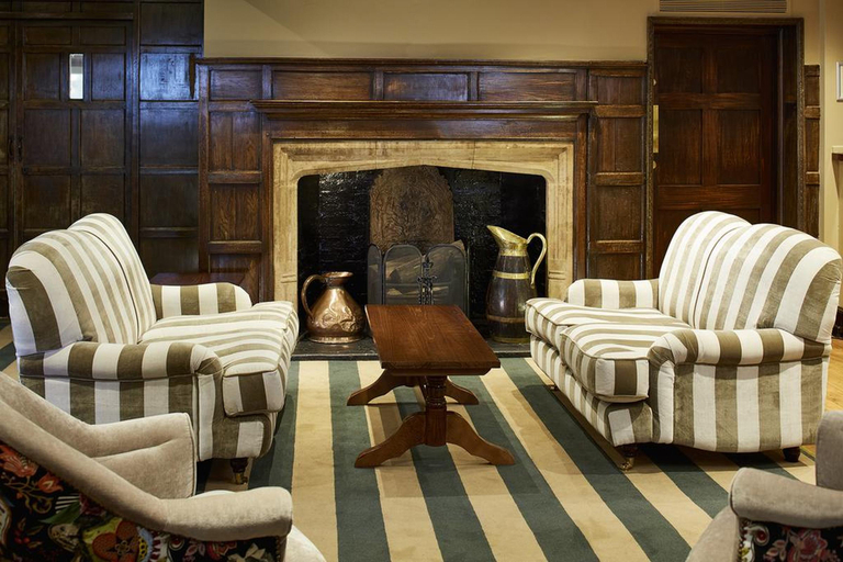 Public Area 2, Cromwell Hotel Stevenage, Hertfordshire