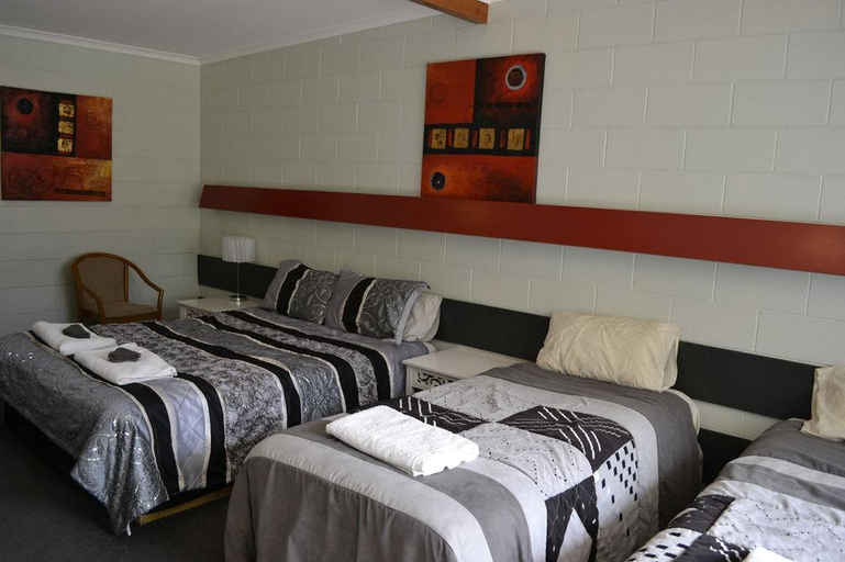 Bedroom 3, Grampians Motel, N. Grampians  - Stawell