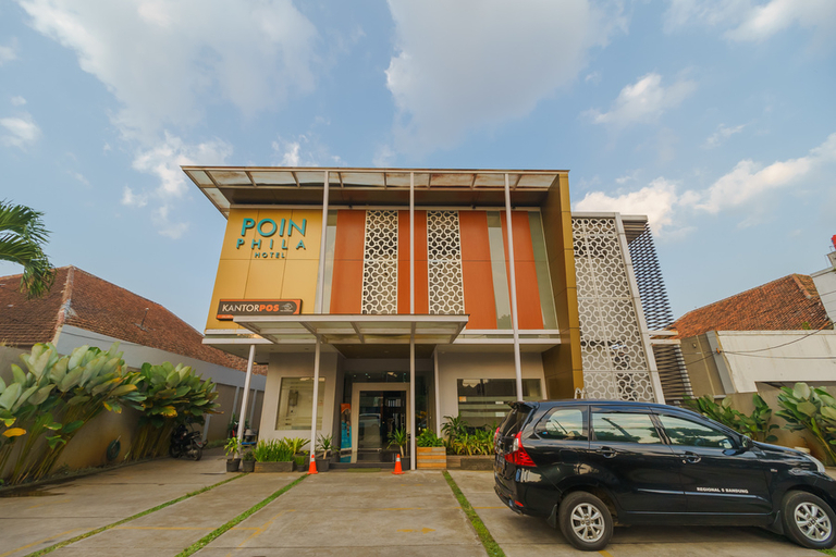 Exterior & Views 2, RedDoorz Plus @ Point Phila Cihampelas, Bandung