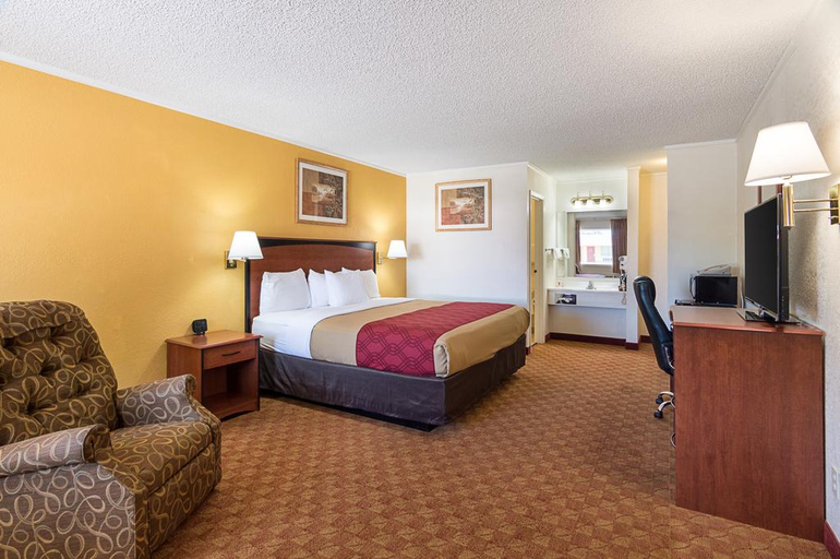 Bedroom 4, Motel 6 Shamrock TX, Wheeler