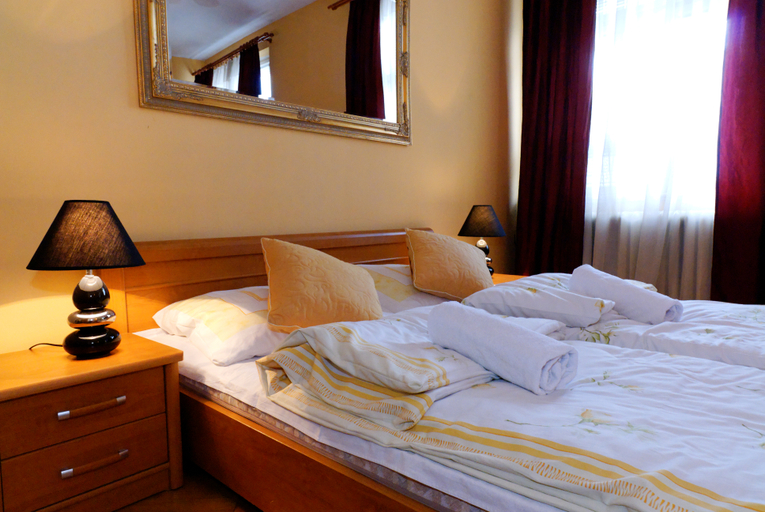 Bedroom 2, P&J Tourist Apartments, Kraków City