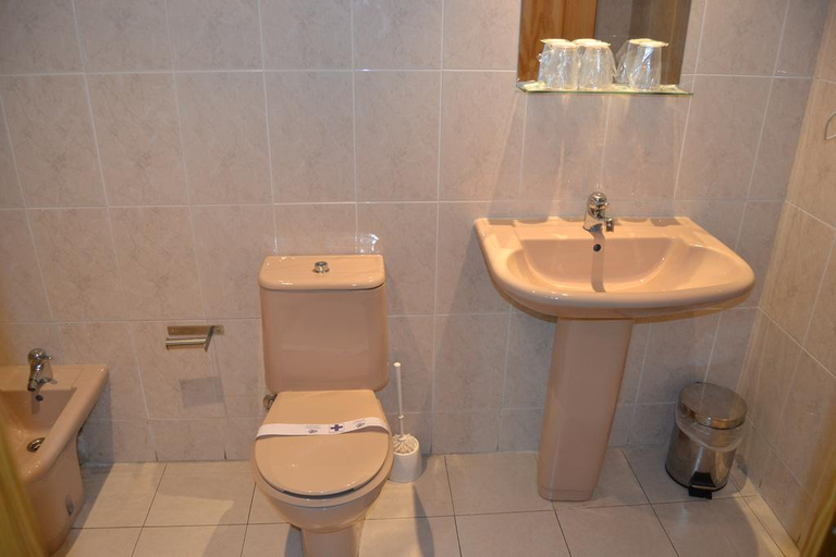 Bathroom 4, San Marcos, Huesca