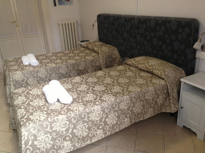 Bedroom 3, Stop & Sleep Bergamo, Bergamo