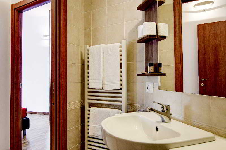 Bathroom 4, Residenza Cenisio, Milano