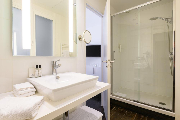 Bathroom 4, Hotel Windsor Grande Plage Biarritz, Pyrénées-Atlantiques