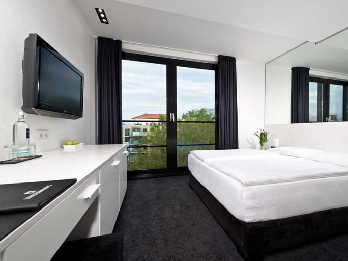 Bedroom 4, Lindemann S, Berlin