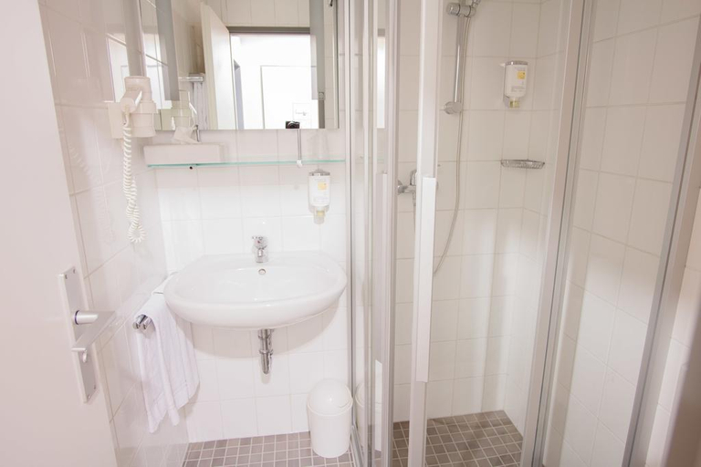 Bathroom 4, Senator Hotel, Frankfurt am Main