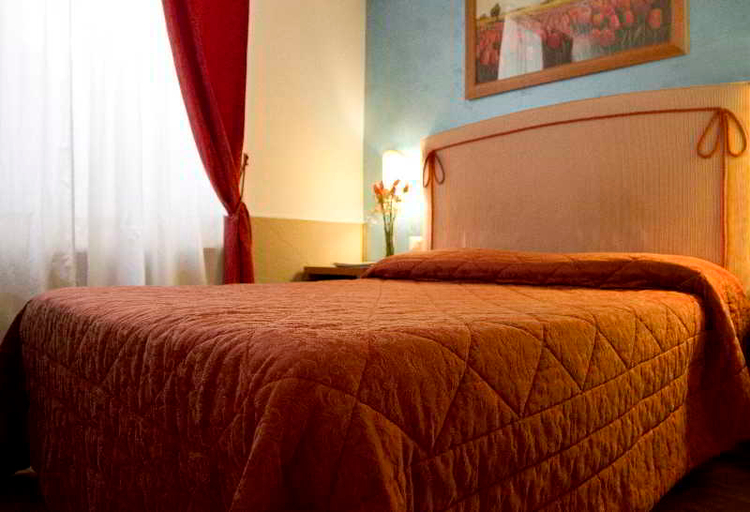 Bedroom 4, San Peter Rome B&B, Rome