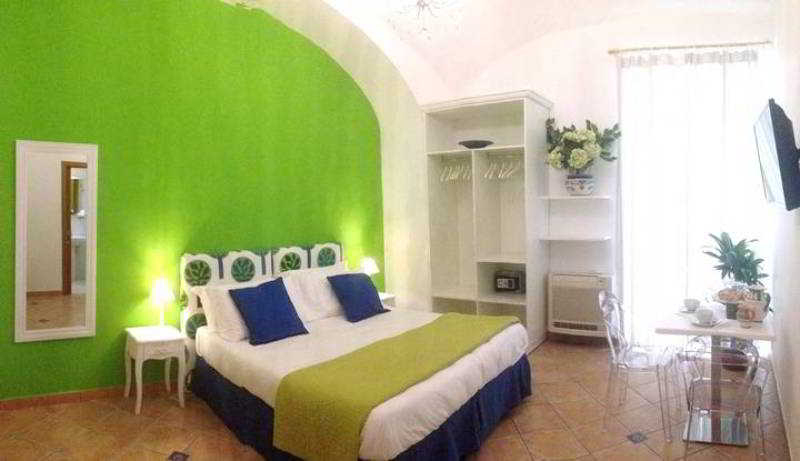 Bedroom 4, Casa Sorrentina, Napoli