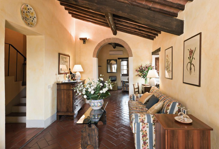 Public Area 5, Borgo Vescine, Siena
