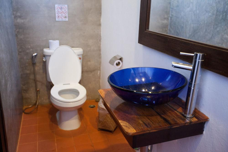 Bathroom 4, The Travellers Arms, Muang Chiang Mai