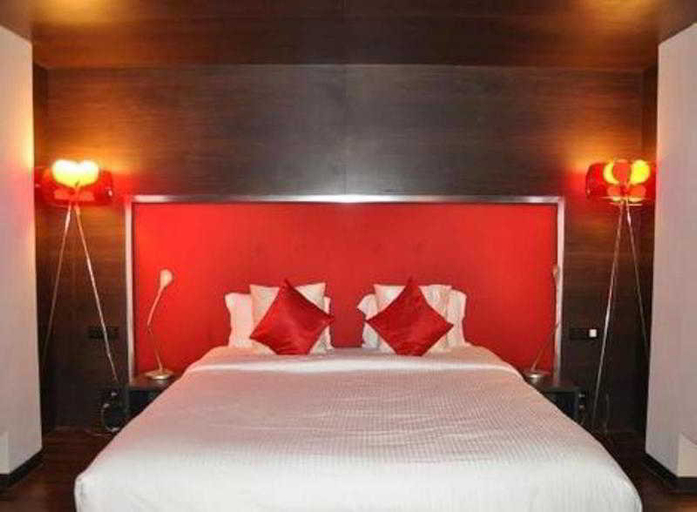 Bedroom 2, Fahrenheit Hotel, North Goa