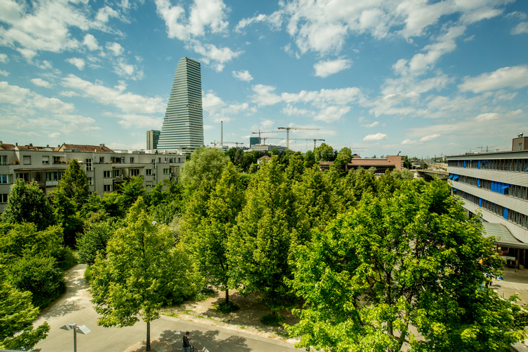 Exterior & Views 18