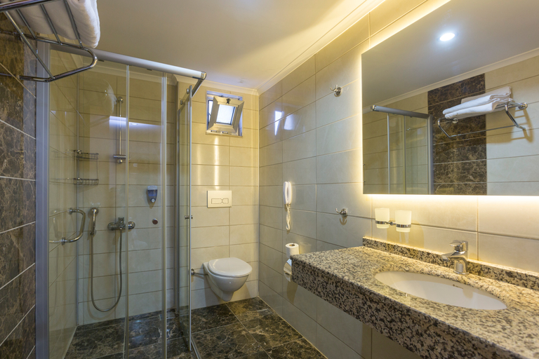 Bathroom 5, Lonicera City Hotel, Alanya
