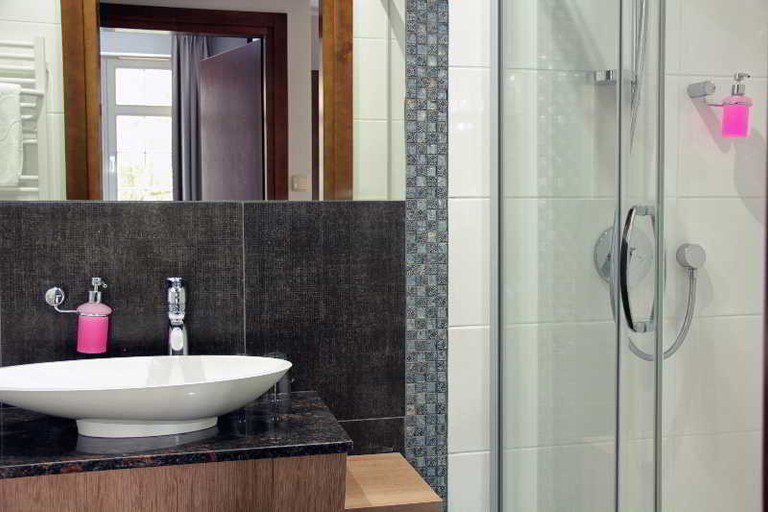 Bathroom 5, Neptun Aparthotel, Gdańsk City