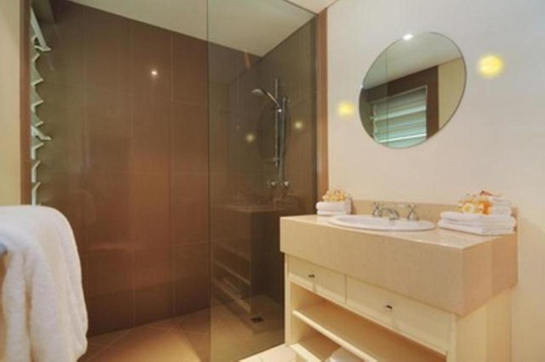 Bathroom 5, Verandahs Boutique Apartments, Douglas