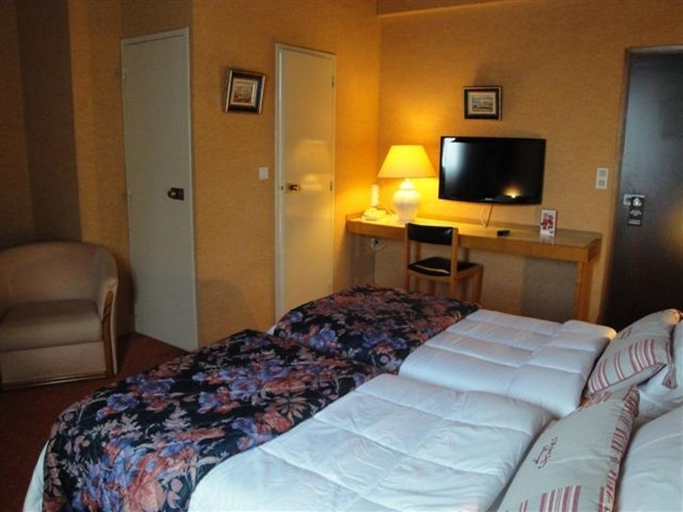 Bedroom 3, Inter-Hotel Le Drakkar, Eure