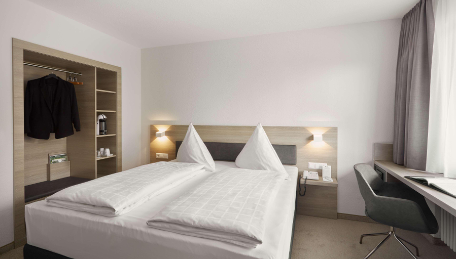 Bedroom 3, Scotty + Emily Hotel Ulm, Sure Hotel Collection by BW, Ulm