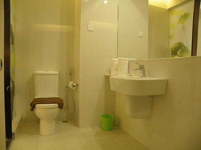 Bathroom, HelicoNia Hotel, Pulau Penang