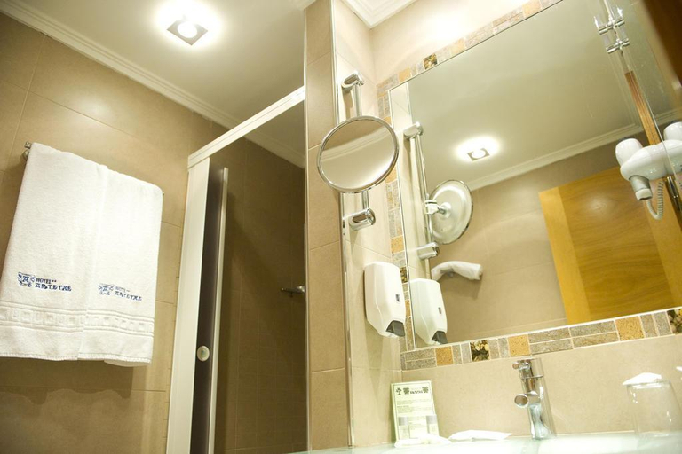 Bathroom 3, Artetxe, Vizcaya