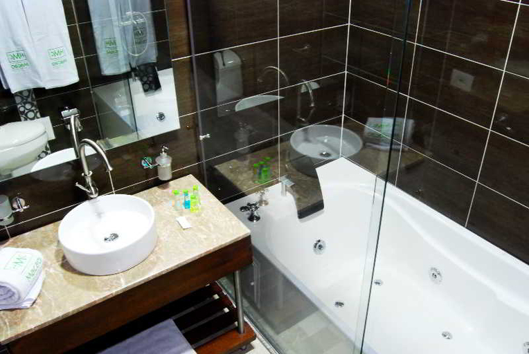 Bathroom, Macao Colombia, Santafé de Bogotá