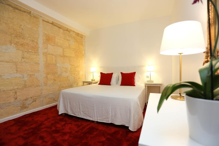 Bedroom 4, Hotel Churchill, Gironde
