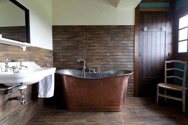 Bathroom 5, Manoir De Beaumarchais, Seine-et-Marne