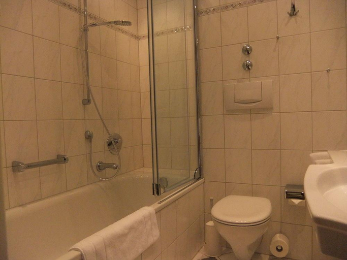 Bathroom 5, Hotel Preysing, München