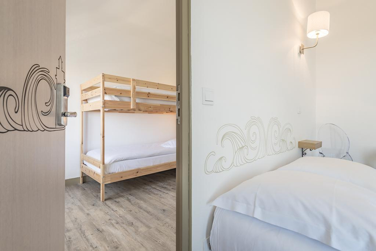 Bedroom 3, Inter-Hotel De L'Ocean, Landes