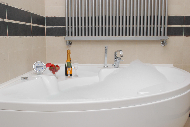Bathroom 5, Hotel Premiere, Napoli