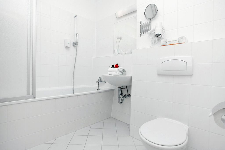 Bathroom, Atrium Charlottenburg, Berlin