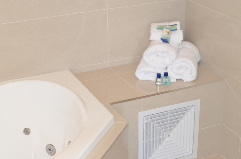 Bathroom 4, Footscray Motor Inn And Serviced Apartments, Melbourne