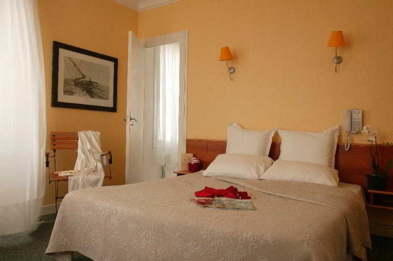 Bedroom 3, Hôtel Cléria, Lorient, Morbihan