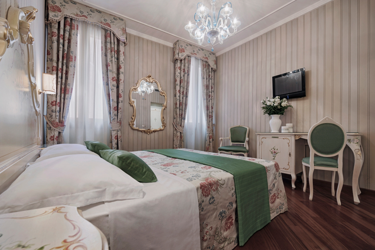 Bedroom 3, Antica Locanda Al Gambero, Venezia