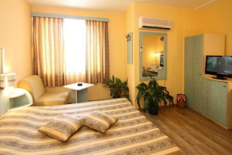 Bedroom 4, Hotel Color Varna, Varna