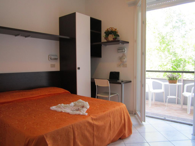 Bedroom 3, Hotel Des Bains, Rimini