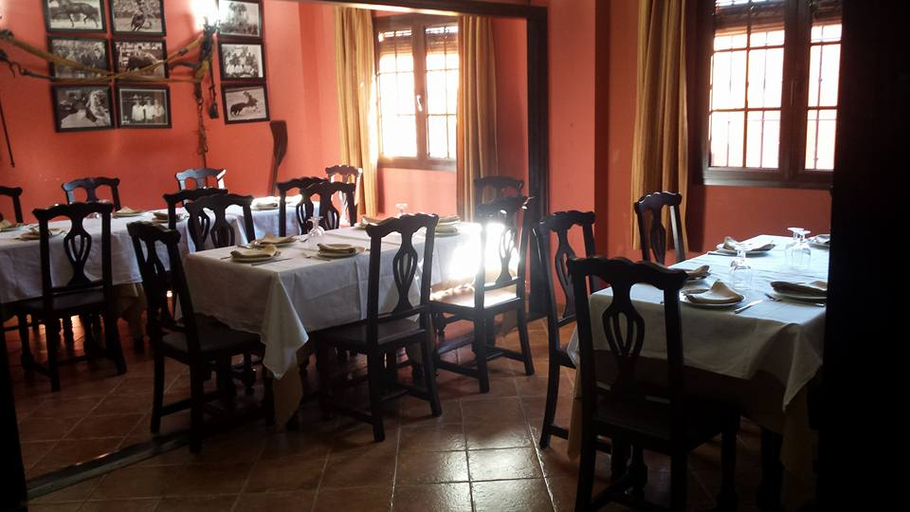 Food & Drinks 5, Pechi Hostal, Sevilla