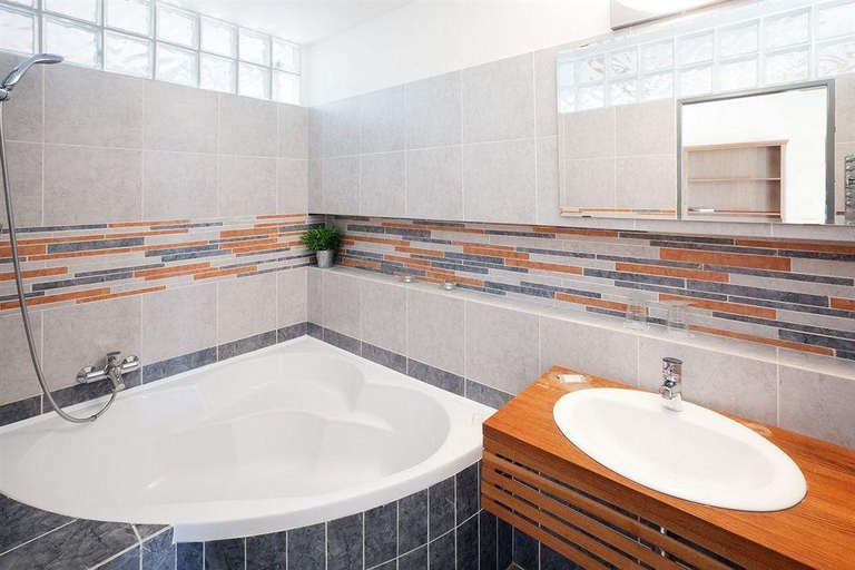 Bathroom 4, Pytloun Wellness Travel Hotel, Liberec